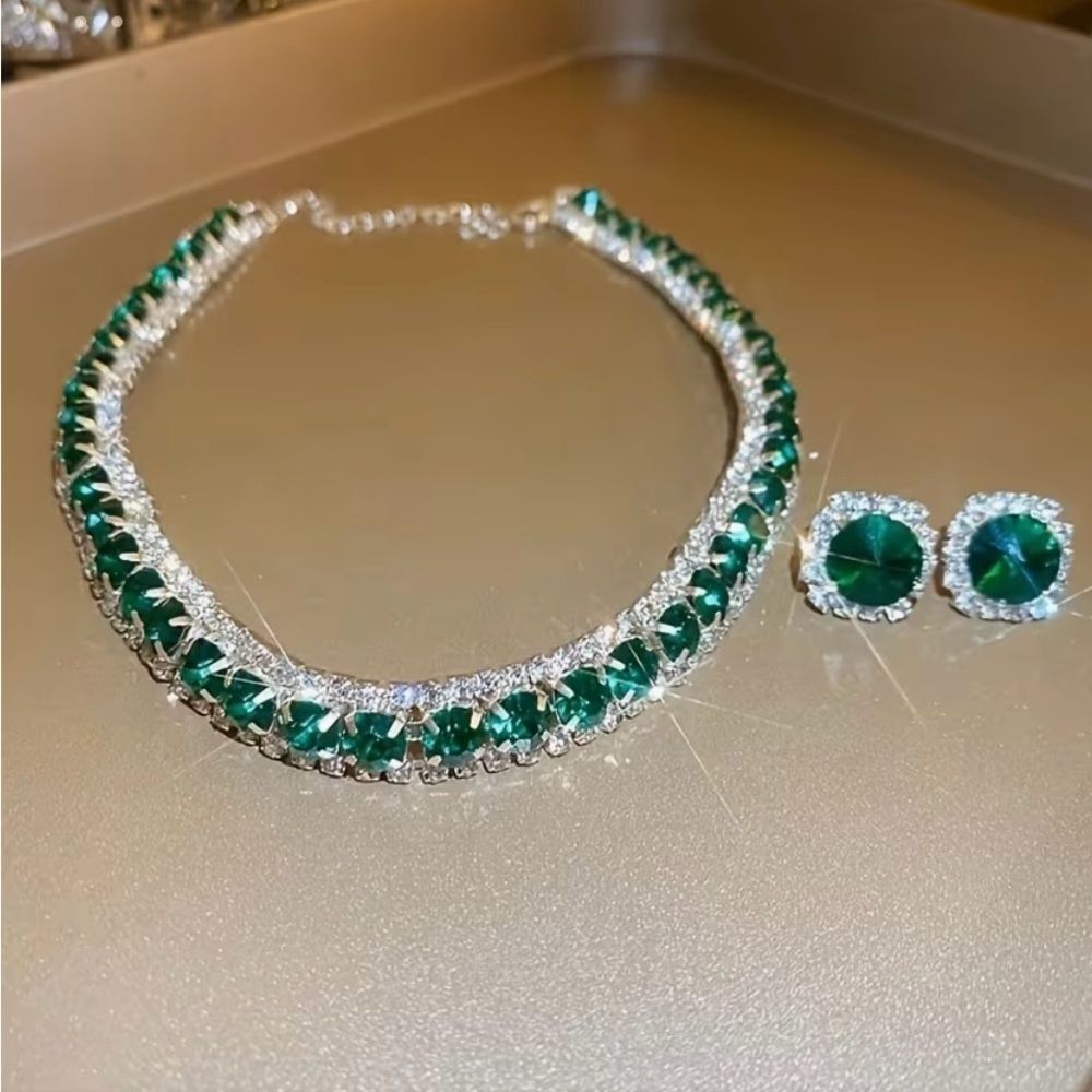 💚 Sparkling & Elegant Green Crystals and Silver Jewelry Set 💚